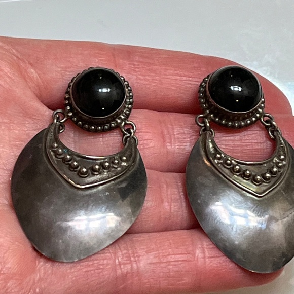 Vintage Onyx Earrings Black Shield Dangle 925 Sterling Silver Teardrop Tribal - Picture 8 of 11